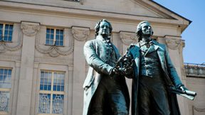 Le monument de Goethe et Schiller devant le Théâtre national de Weimar